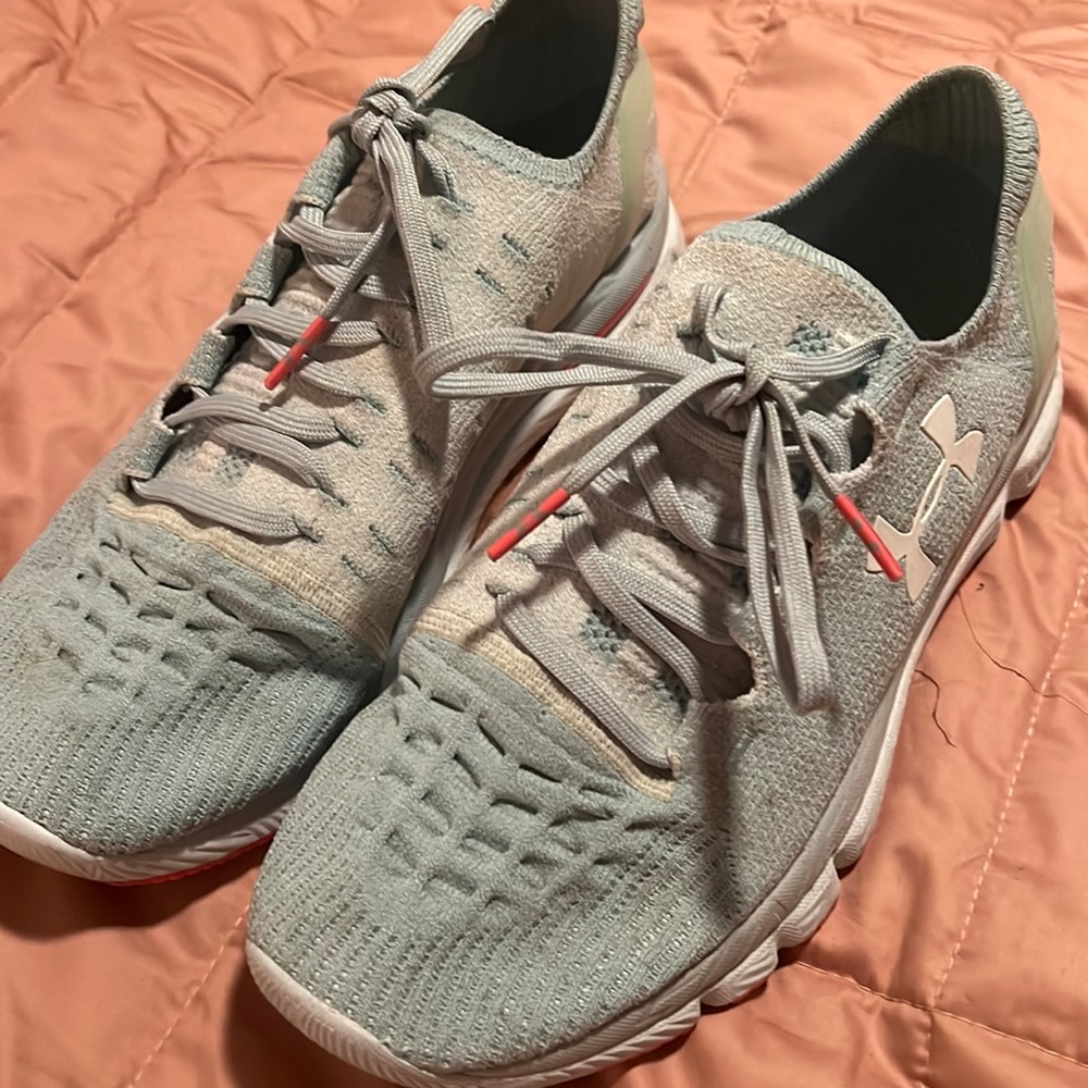 Women’s Under Armour size 9.5 athletic shoulders - light blue